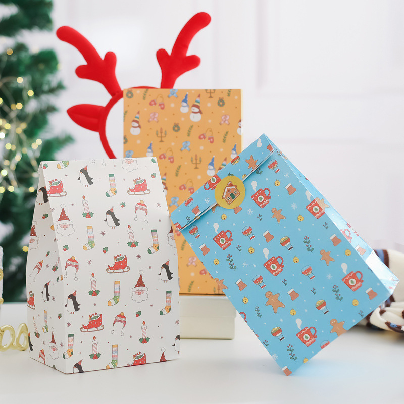 24 Pcs Christmas Paper Party Bags – Large Gift Bags for Sweets and Candy, Ideal for Holiday Celebrations