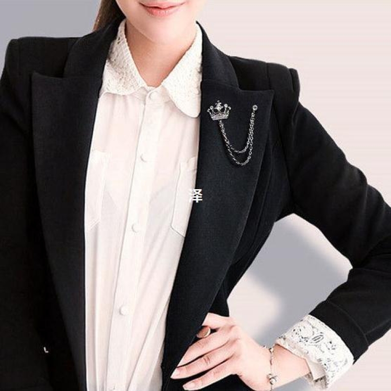 Crystal Crown Brooch Pin – Elegant Double Chain Collar Clip & Lapel Pin for Shirts and Sweaters, Includes Gift Box